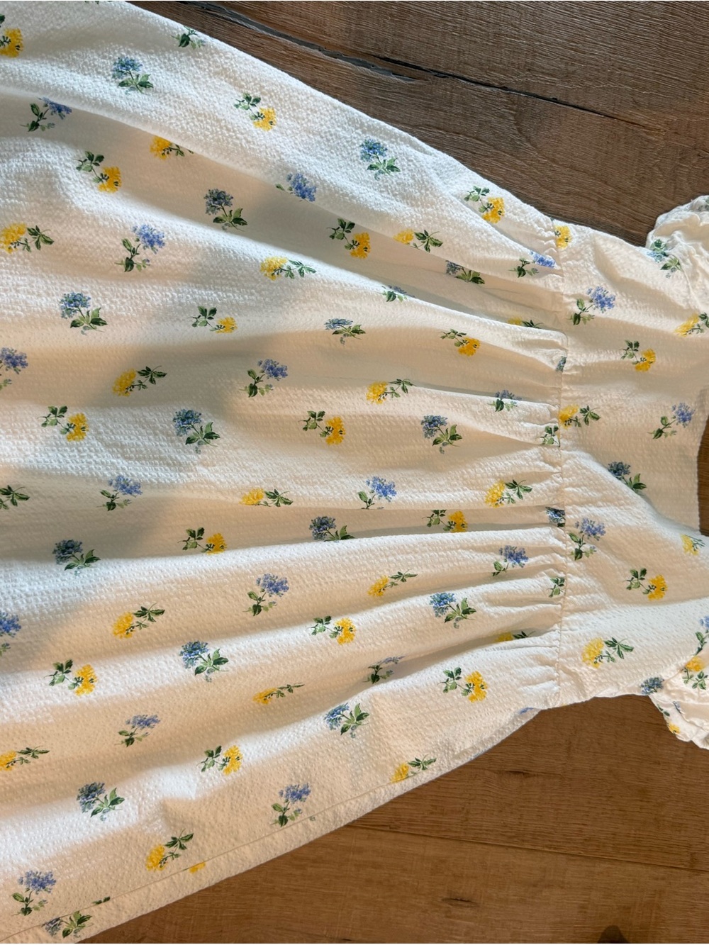 Janie and Jack seersucker girls dress white with flowers and puff sleeves size 6